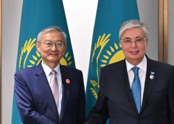 Глава государства встретился с Генсеком ШОС Чжан Мином