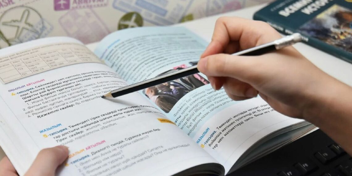 На сегодня 95,5% школьных учебников переведены в цифровой формат