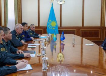 Министр обороны Казахстана провел встречу с Генеральным секретарем ОДКБ