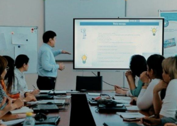 В Республике Казахстан стартовали курсы для педагогов школ