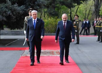 Глава государства прибыл с официальным визитом в Армению