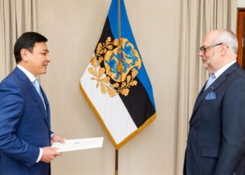 Посол Казахстана вручил Президенту Эстонии верительные грамоты