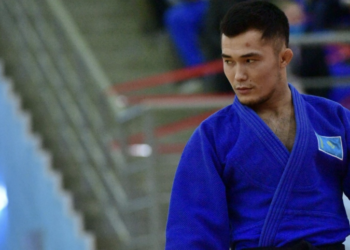 Дзюдоист Магжан Шамшадин вышел в полуфинал турнира в Душанбе