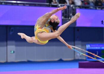 Гимнастка Эльжана Таниева завоевала две золотых медали на чемпионате Азии