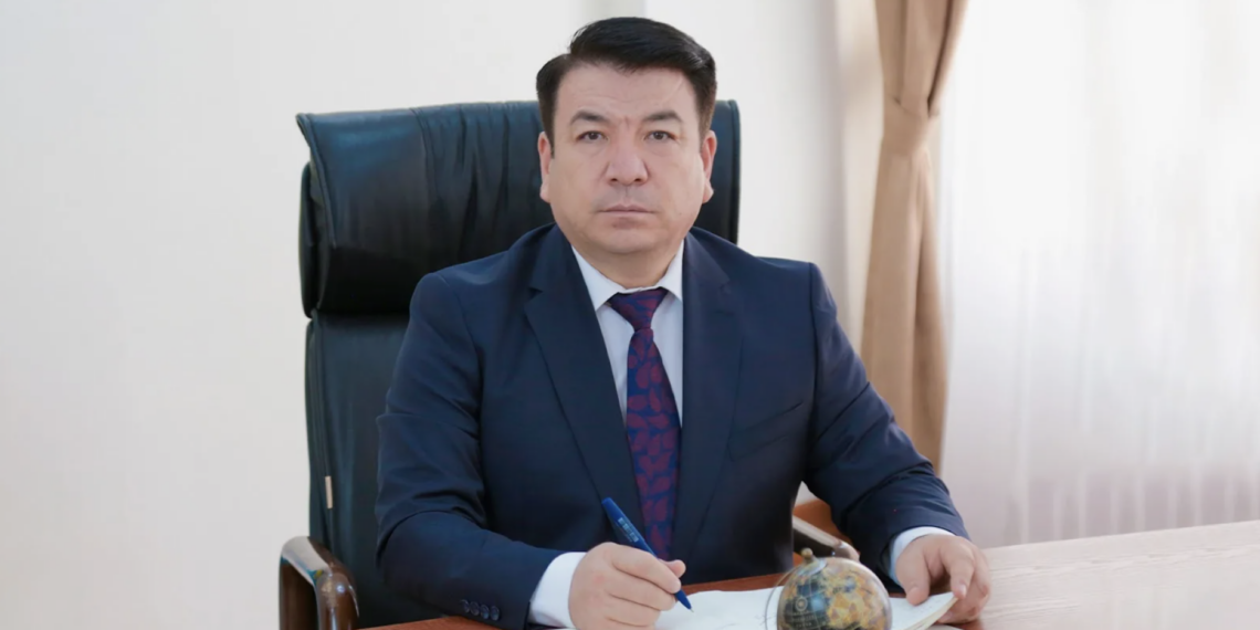 Личный прием граждан провел министр просвещения Казахстана