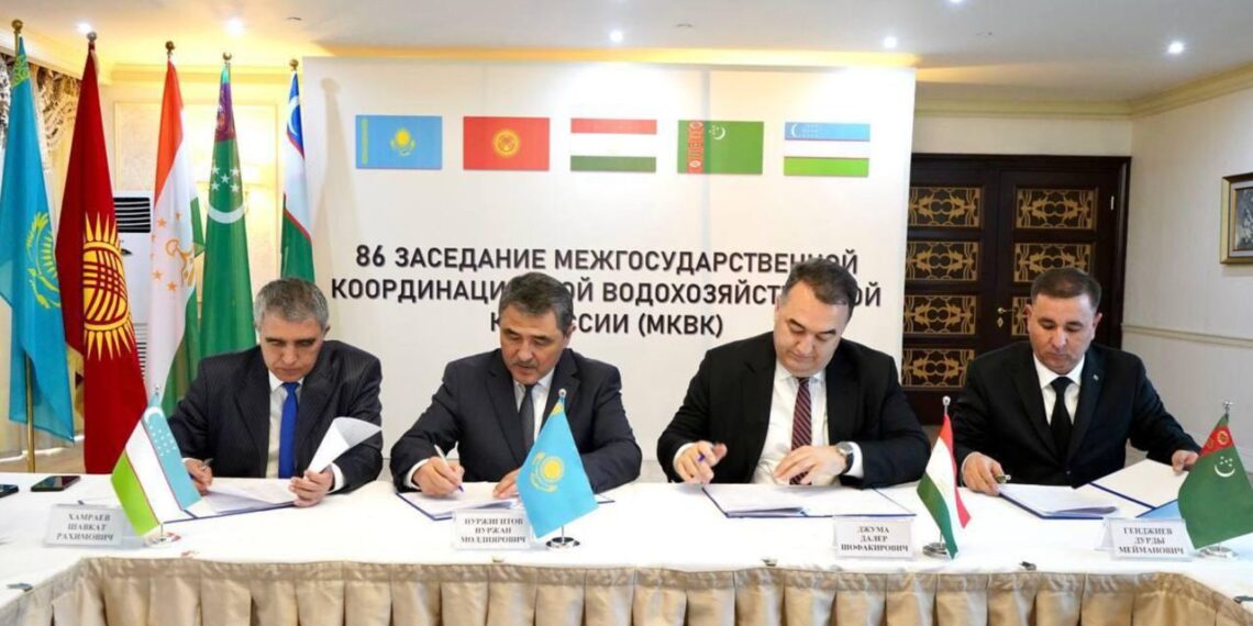 Из Узбекистана в Казахстан в поливной сезон будет направлено 922 миллиона кубометров воды