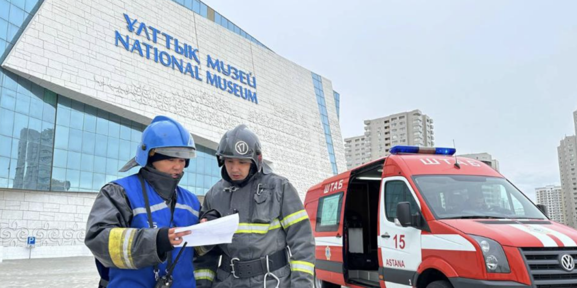 Огнеборцы ликвидировали условный пожар в здании Национального музея столицы