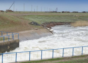 В Камыш-Самарские озера ЗКО направлено 80 млн кубометров паводковой воды из РФ