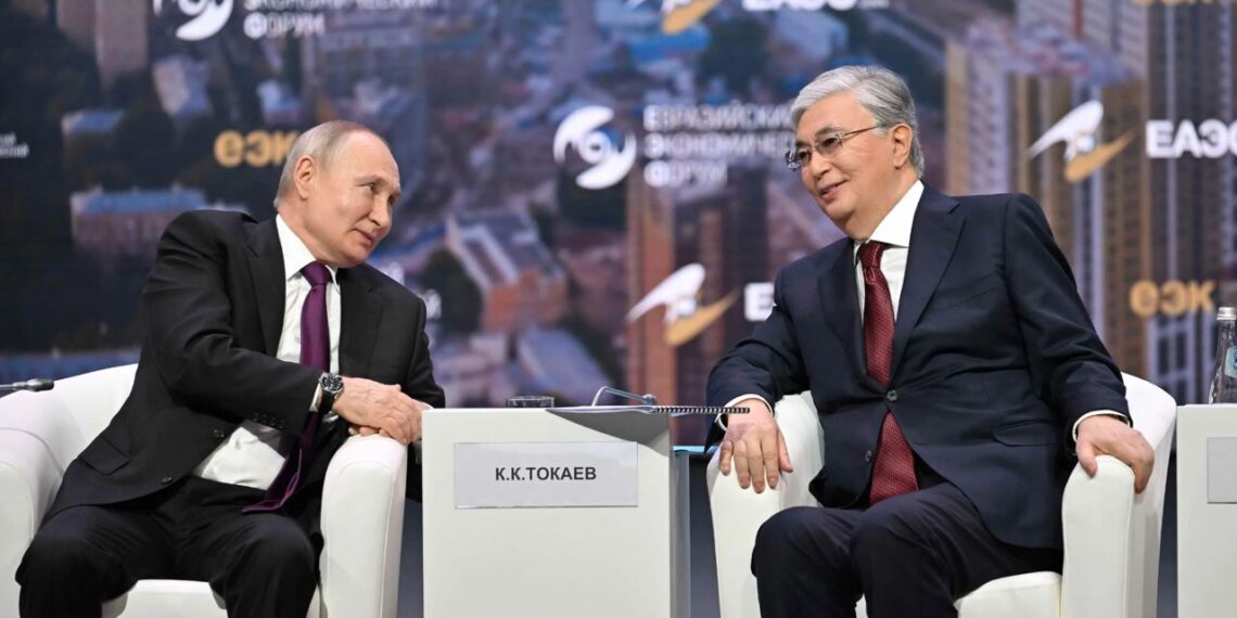 Владимир Путин поздравил Касым-Жомарта Токаева с днем рождения