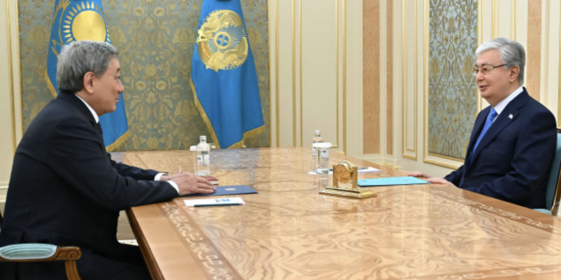 Президент принял депутата Мажилиса Бактыкожу Измухамбетова