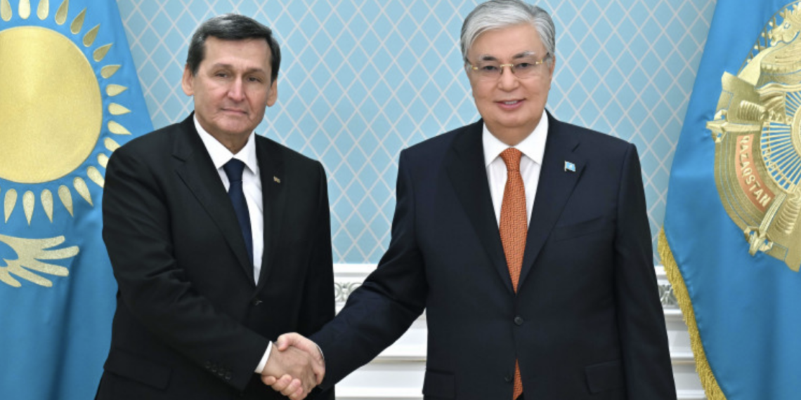 Глава государства принял министра иностранных дел Туркменистана