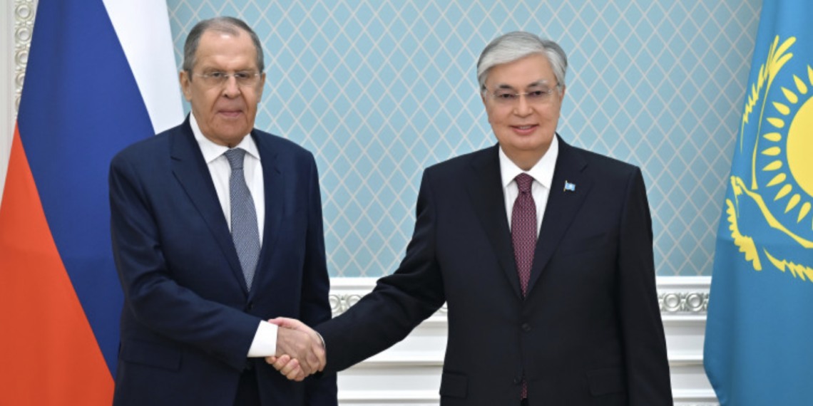 Глава государства принял министра иностранных дел России