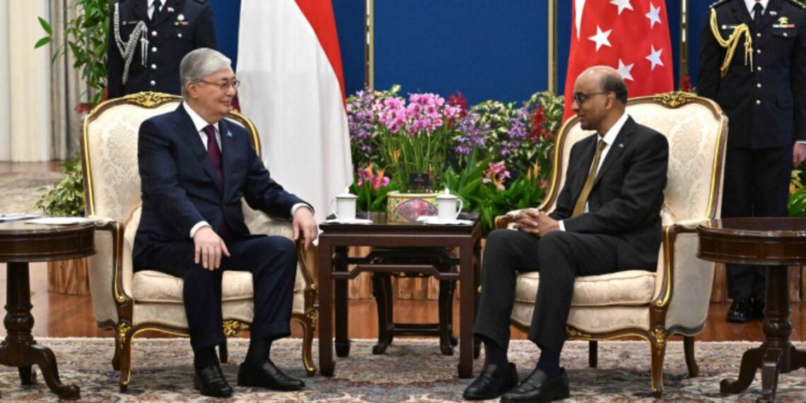 Касым-Жомарт Токаев встретился с Президентом Сингапура