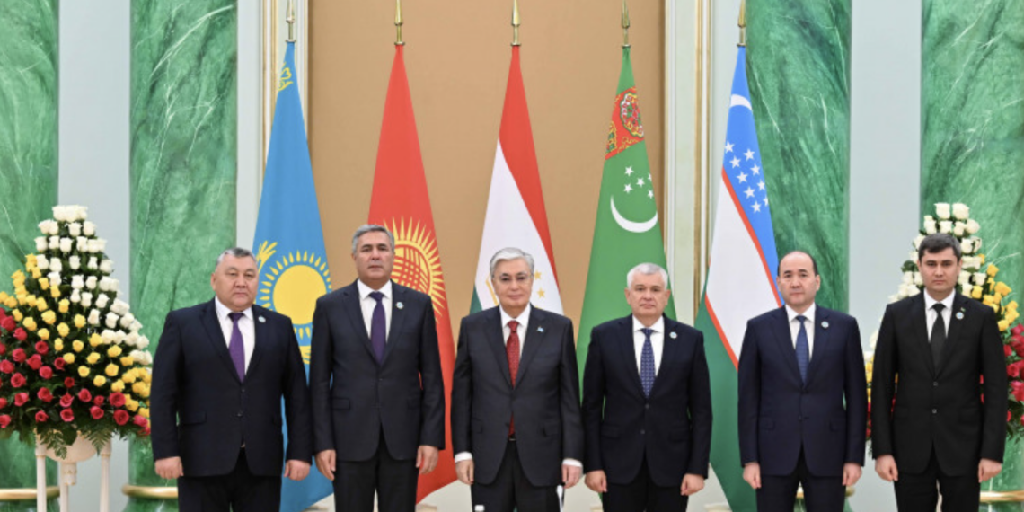 Глава государства принял секретарей советов безопасности стран ЦА