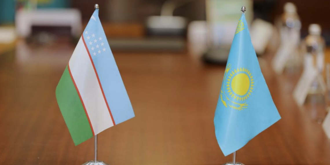 Казахстан и Узбекистан обсудили основные направления сотрудничества в сфере транспорта