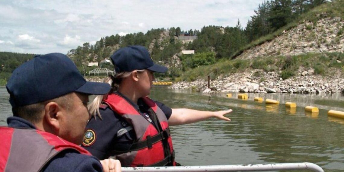 В ВКО спасатели МЧС ведут патрулирование водоемов