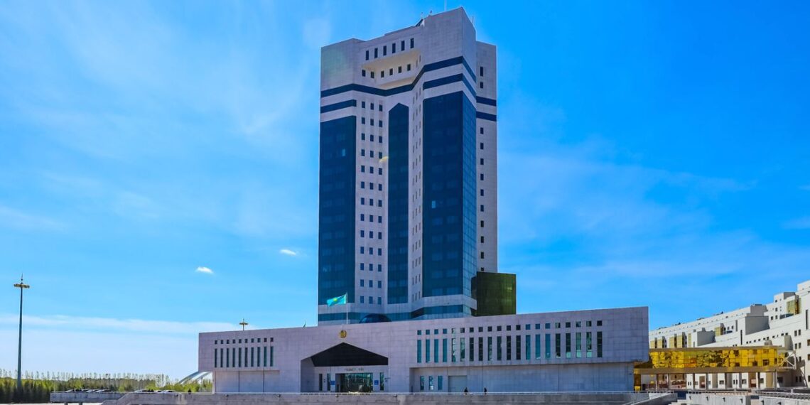 В эвакуационных пунктах все еще пребывают более 3,5 тыс. граждан, пострадавших от паводков