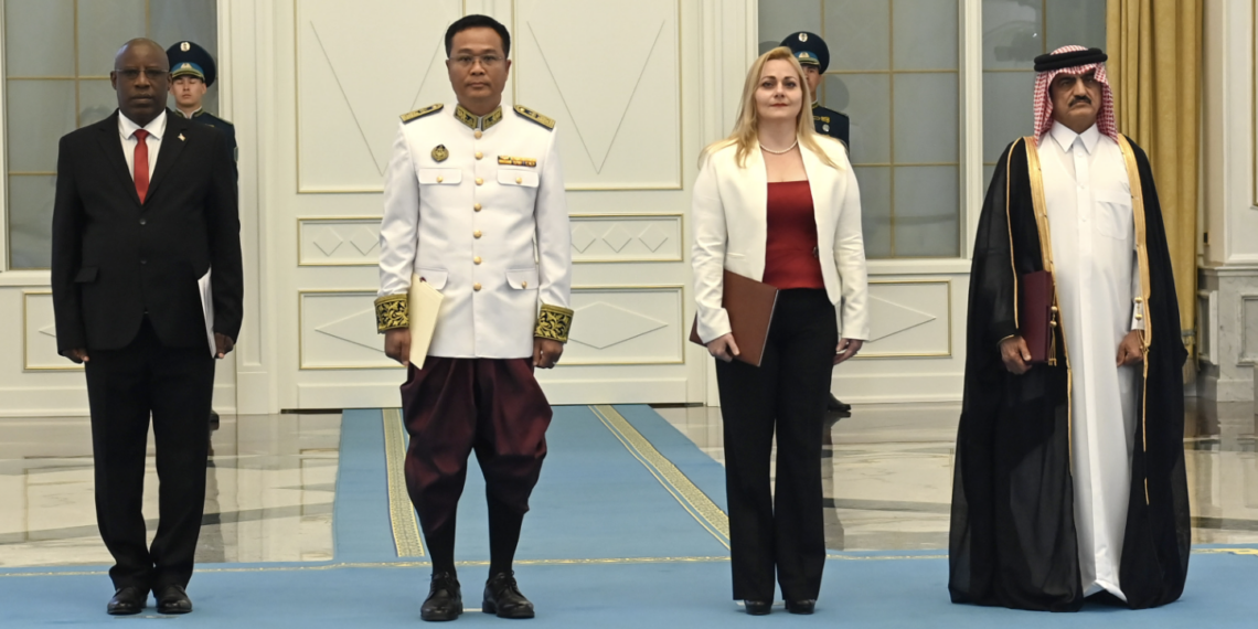 Президент принял верительные грамоты послов четырех государств