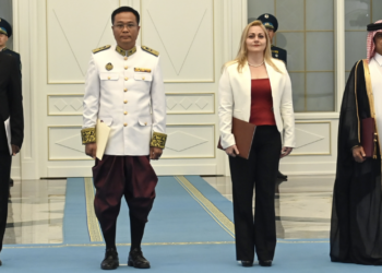 Президент принял верительные грамоты послов четырех государств