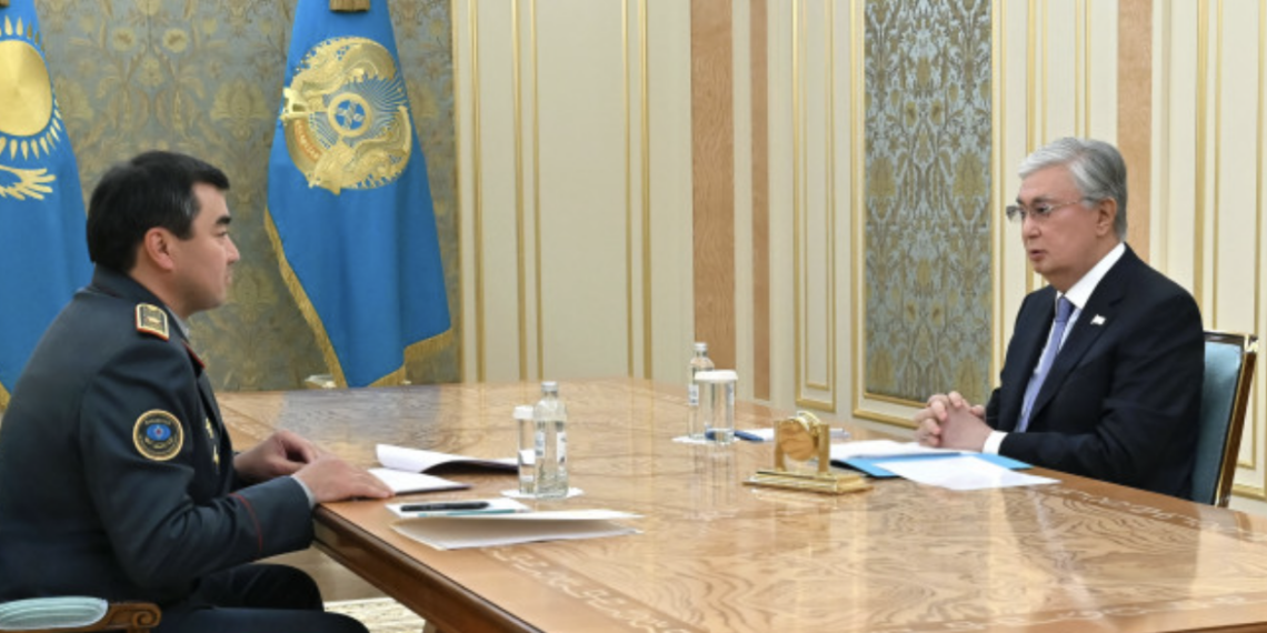 Глава государства принял министра по чрезвычайным ситуациям