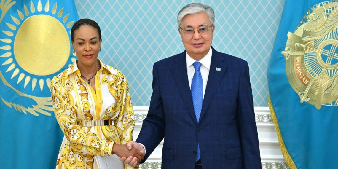 Токаев принял личного представителя Президента Республики Конго по стратегическим вопросам и международному сотрудничеству