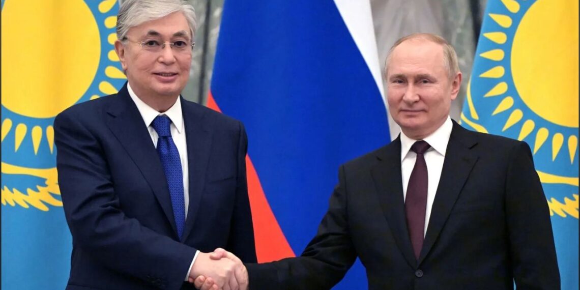 Путин отметил важную роль Токаева в поддержании отношений с Москвой