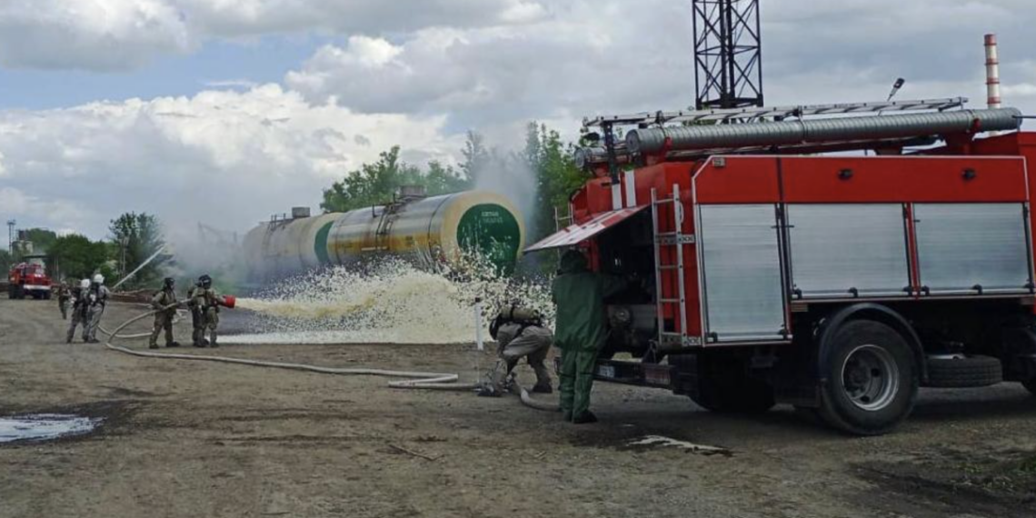 В ВКО прошли учения МЧС на химически опасном объекте