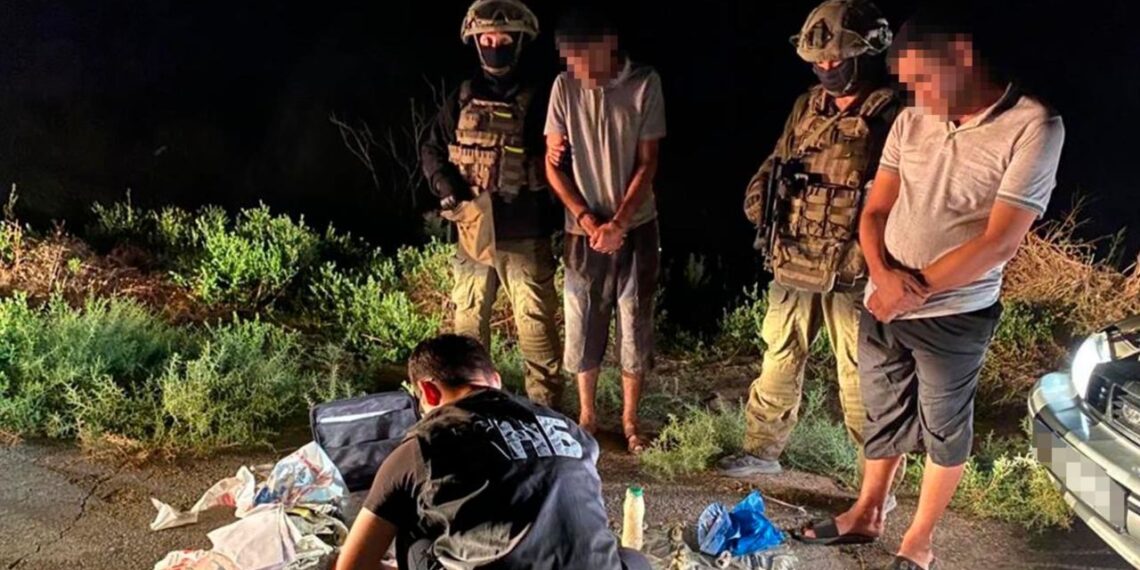 Казахстанец и двое иностранцев осуждены за контрабанду и сбыт наркотиков