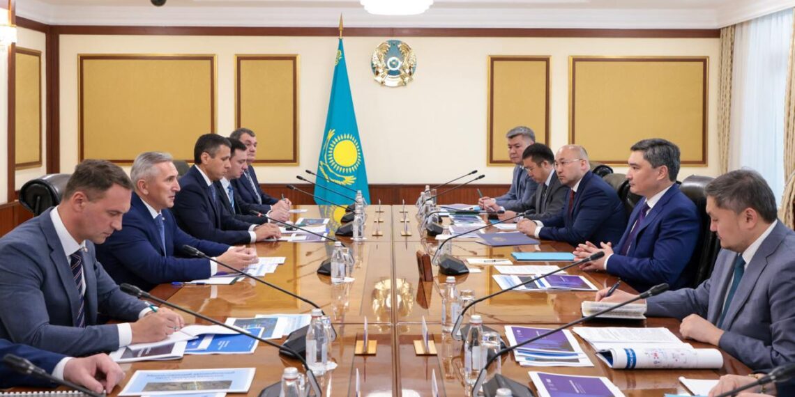 Премьер-министр Казахстана встретился с губернатором Тюменской области