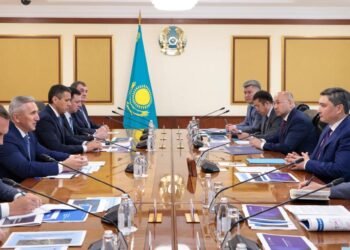 Премьер-министр Казахстана встретился с губернатором Тюменской области