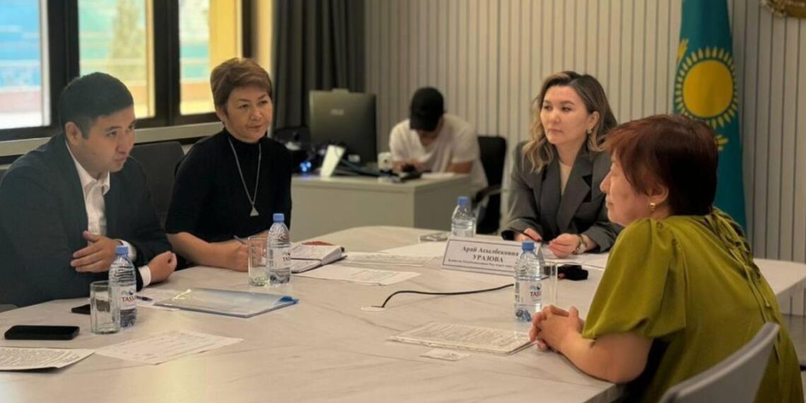 Вице-министр просвещения Арай Уразова провела прием граждан