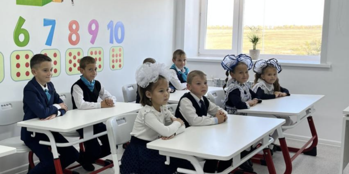 Для зачисления в первый класс подано свыше 270 тысяч заявок