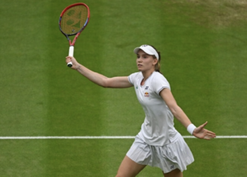 Теннисистка Елена Рыбакина вышла в полуфинал «Уимблдона»