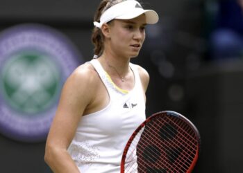 Теннисистка Елена Рыбакина вышла в третий круг Уимблдона