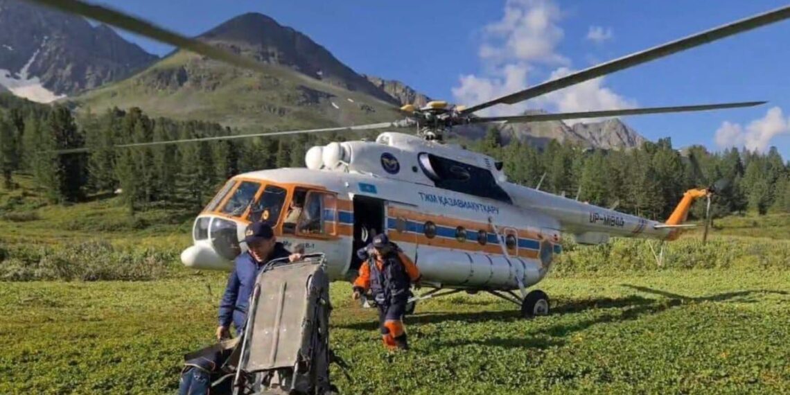Женщина, получившая травмы в горах ВКО, эвакуирована на вертолете
