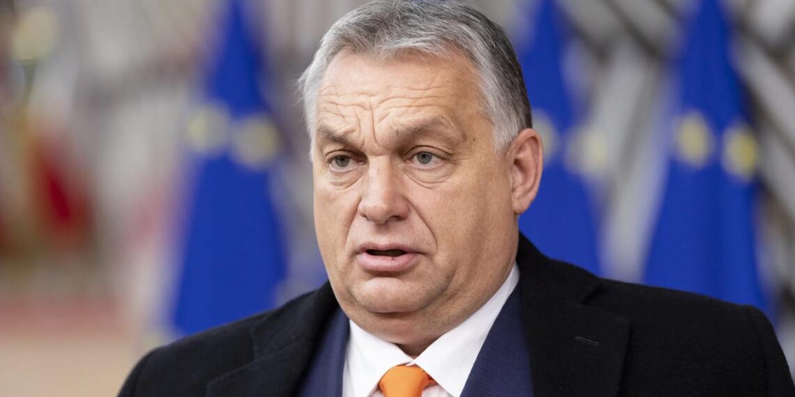 Премьер Венгрии заявил, что подготовка НАТО к операции на Украине грозит альянсу самоубийством
