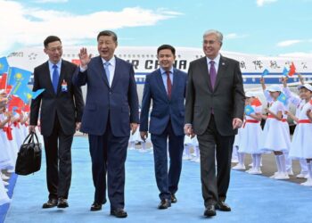 Председатель КНР Си Цзиньпин прибыл в Казахстан