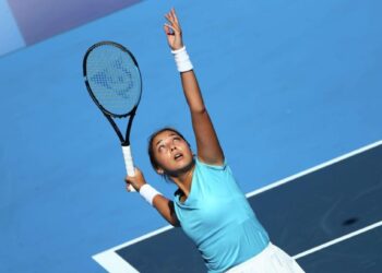 Теннисистка Зарина Дияс вышла в 1/8 турнира в Польше