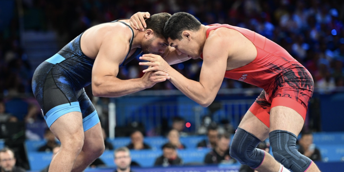 Вольник Алишер Ергали стартовал с победы на ОИ-2024