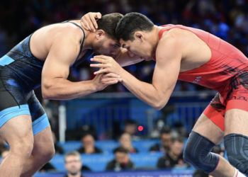 Вольник Алишер Ергали стартовал с победы на ОИ-2024