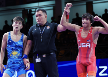 Две серебряные медали завоевали казахстанские борцы на ЧМ в Иордании