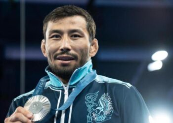 Армейский спортсмен принес Казахстану «серебро» Олимпиады-2024 в греко-римской борьбе