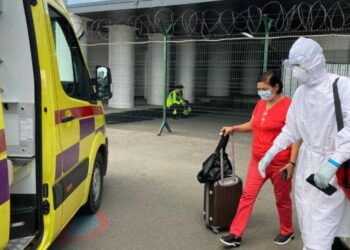 В аэропортах Астаны и Алматы прошли учения по реагированию на случаи заражения оспой обезьян