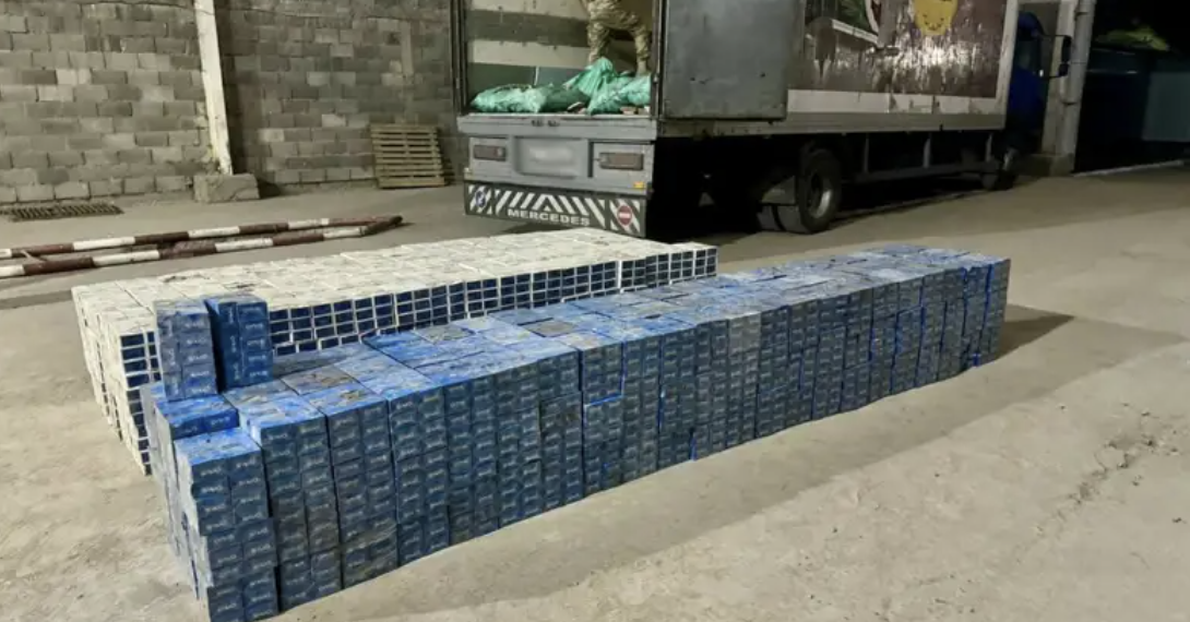 В Жамбылской области пресечена контрабанда крупной партии сигарет