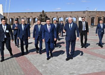 Премьер-министр РК посетил историко-культурный комплекс в области Улытау