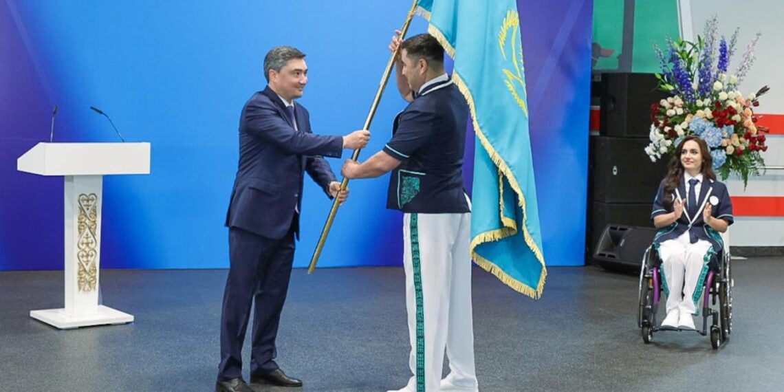 Премьер-министр вручил государственный флаг участникам XVII Паралимпийских летних игр 2024