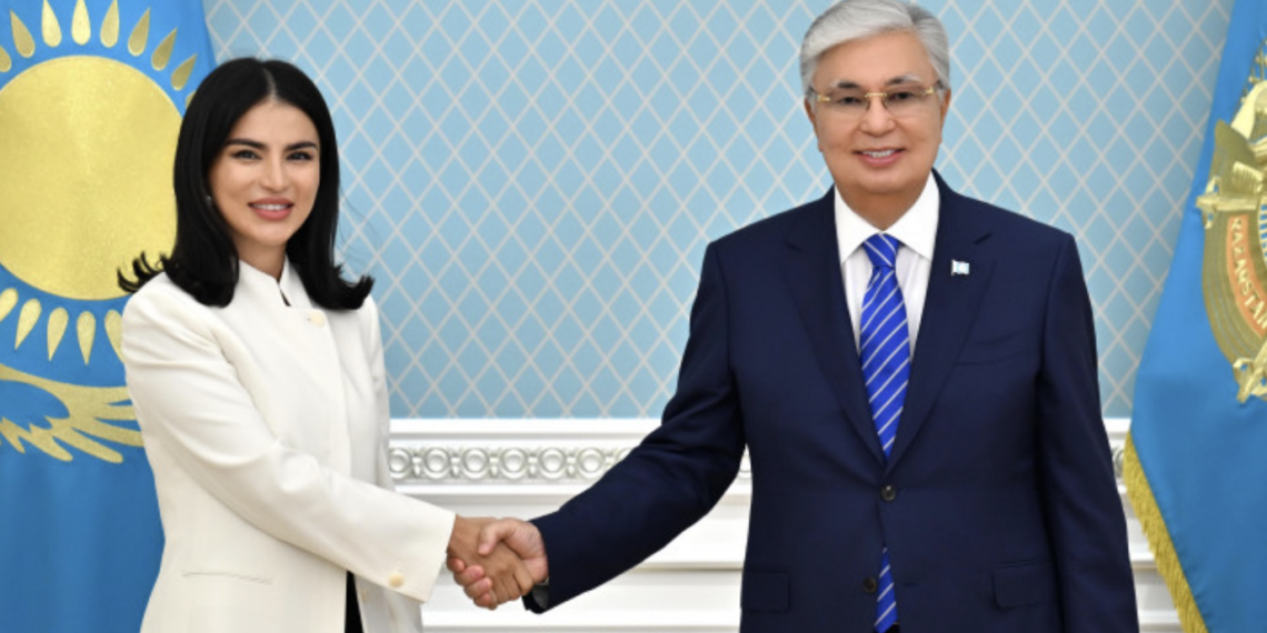 Глава государства принял помощника Президента Республики Узбекистан