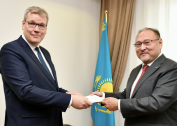 Вновь назначенный Посол Финляндии в Казахстане вручил копии верительных грамот