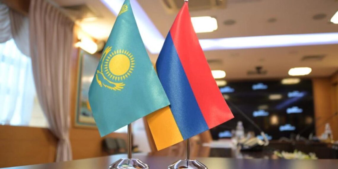 Военные топографы Казахстана и Армении обсудили перспективы сотрудничества