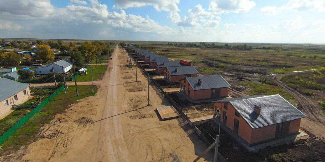 Канат Бозумбаев дал поручение ускорить строительство 99 домов в Акмолинской области
